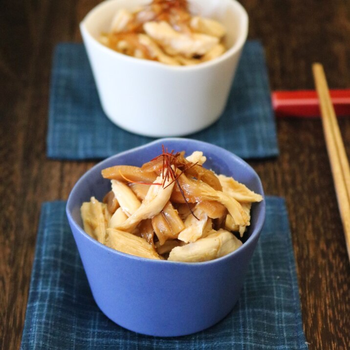 蒸し鶏とメンマのピリ辛和え。